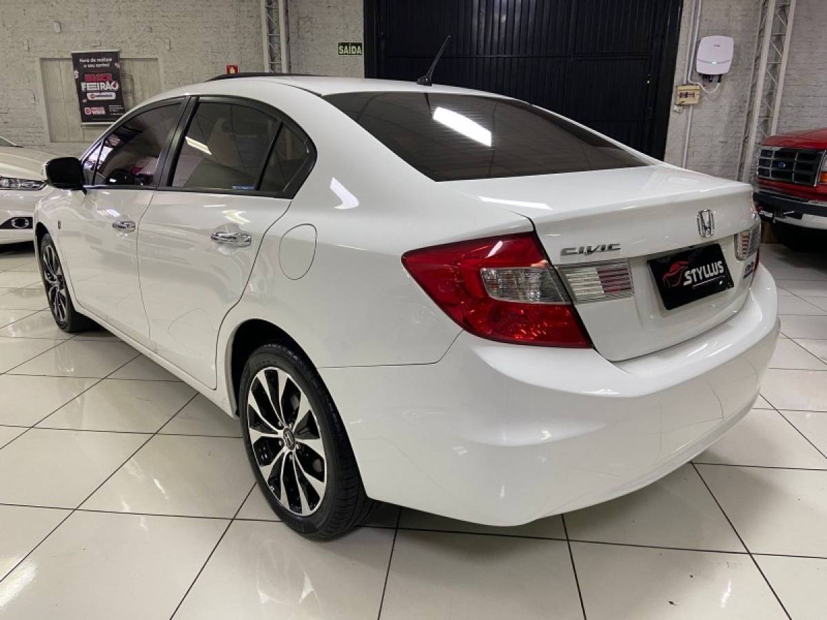 HONDA - CIVIC - 2013/2014 - Branca - R$ 79.900,00