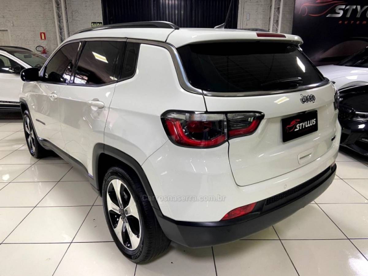 JEEP - COMPASS - 2017/2018 - Branca - R$ 98.900,00
