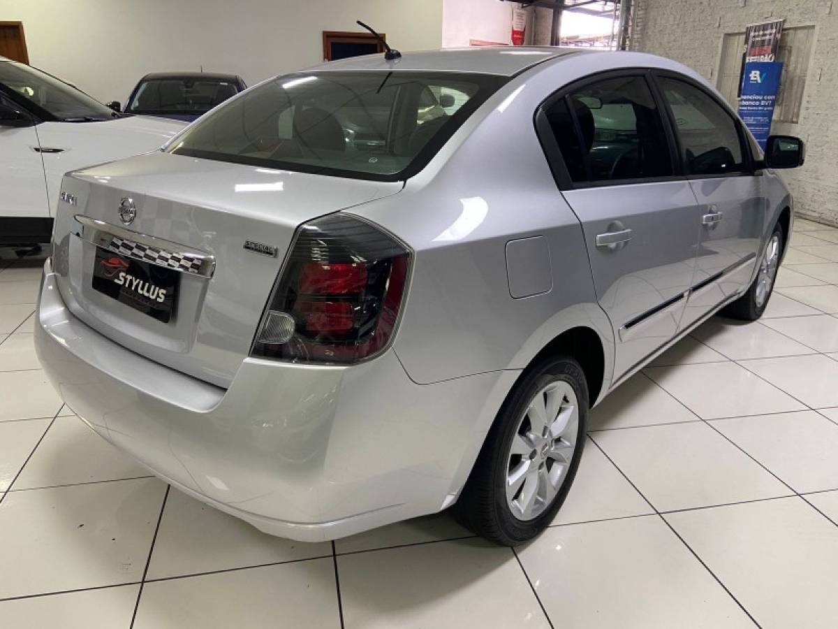 NISSAN - SENTRA - 2012/2013 - Prata - R$ 43.900,00