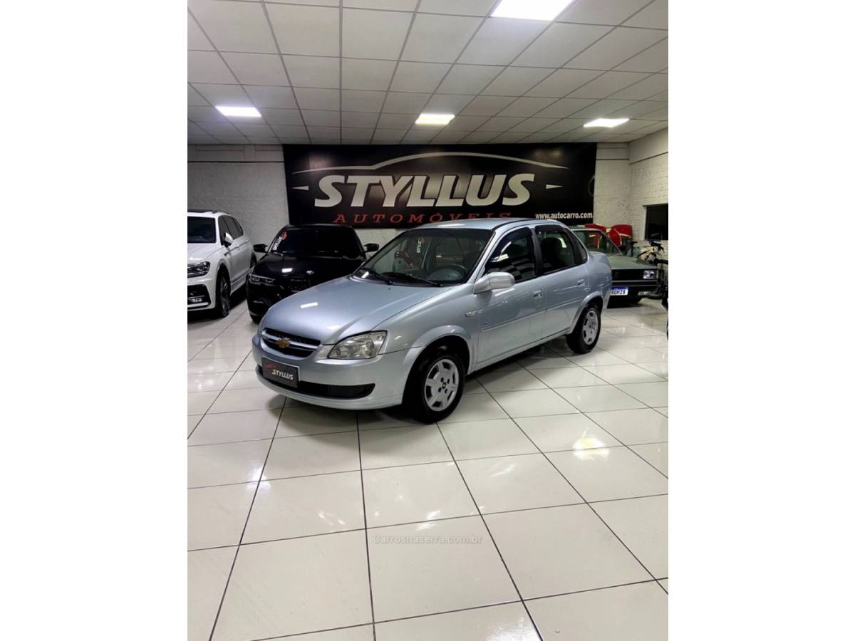 CHEVROLET - CLASSIC - 2011/2012 - Prata - R$ 28.900,00