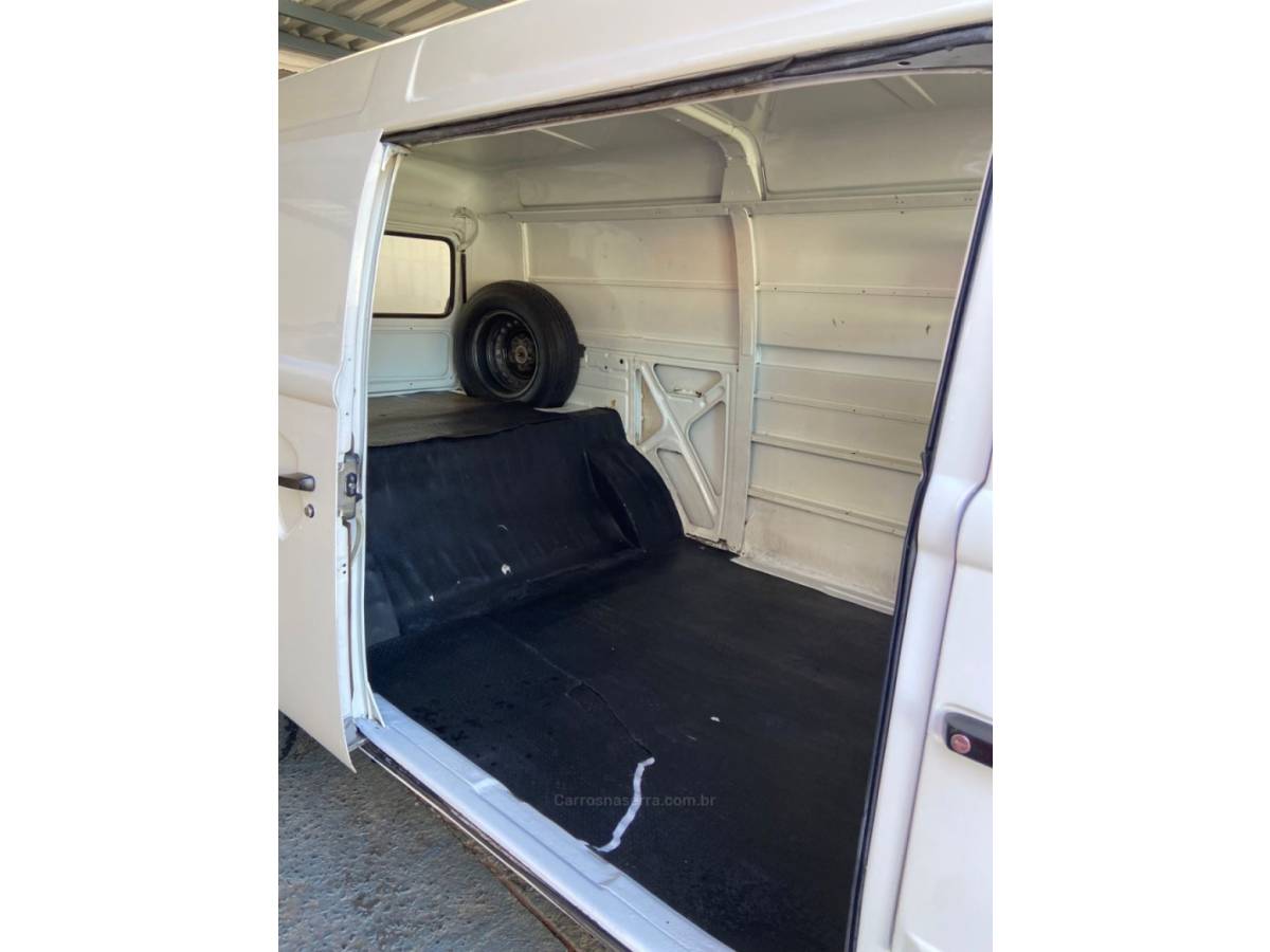 VOLKSWAGEN - KOMBI - 2012/2012 - Branca - R$ 51.900,00