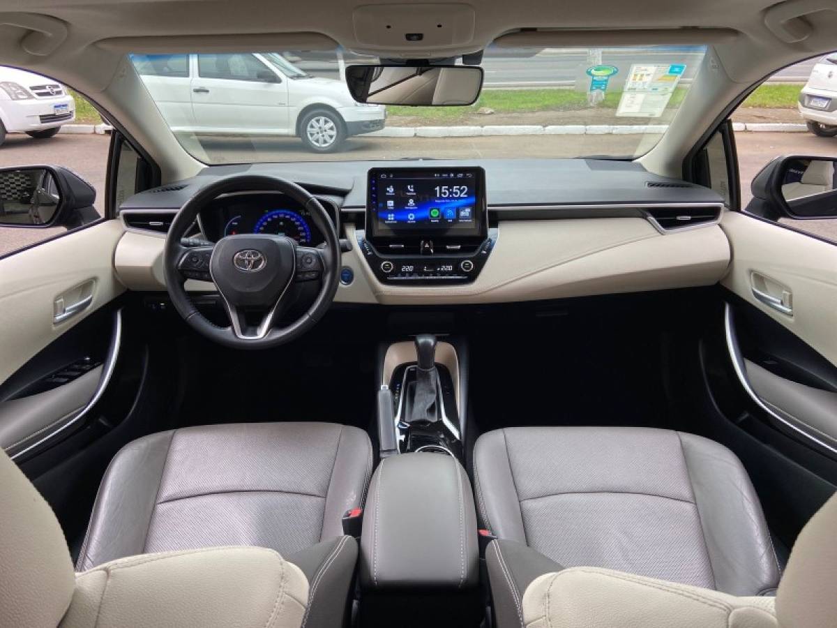 TOYOTA - COROLLA - 2021/2022 - Preta - R$ 144.900,00