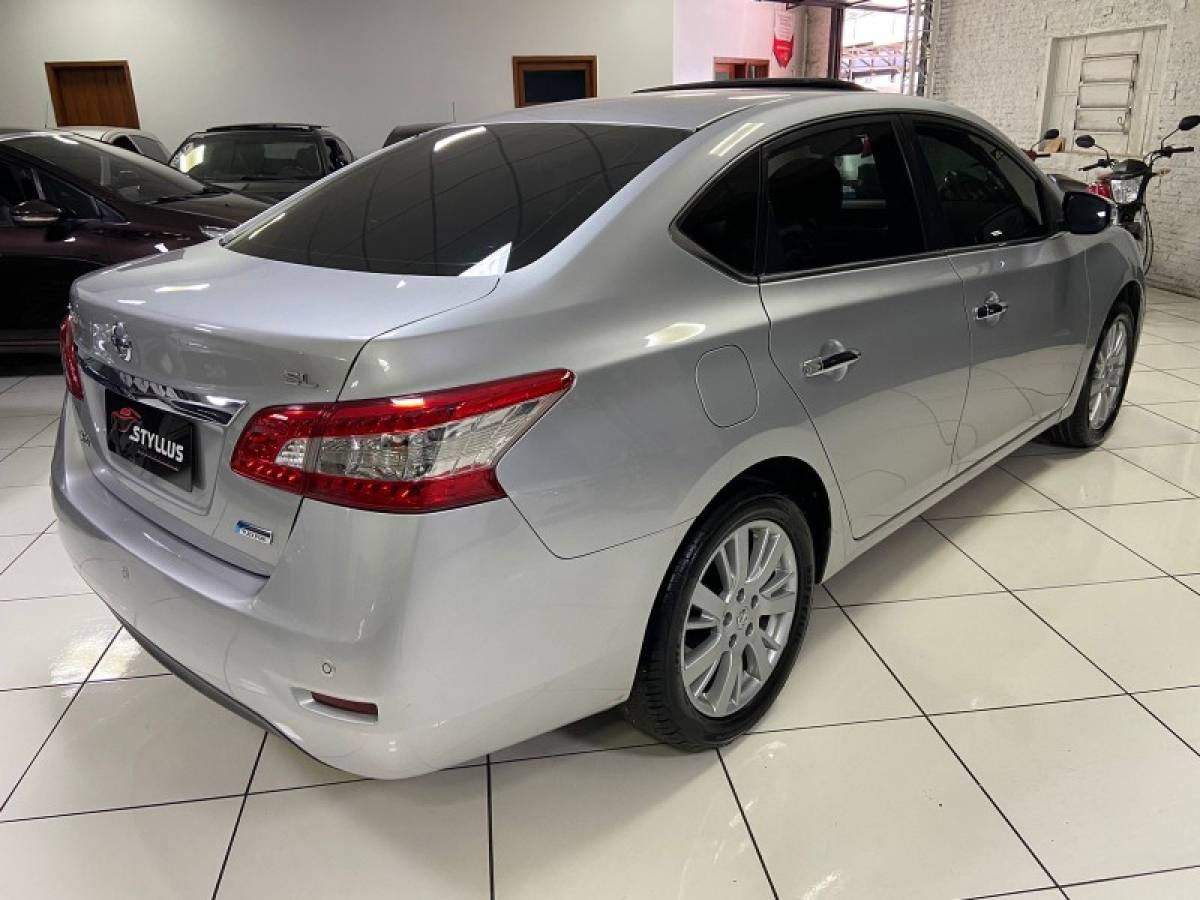 NISSAN - SENTRA - 2014/2015 - Prata - R$ 64.900,00