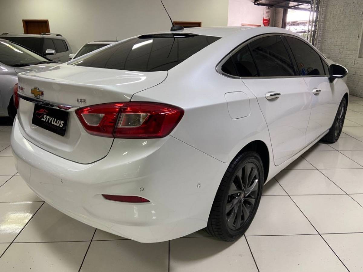 CHEVROLET - CRUZE - 2017/2018 - Branca - R$ 89.900,00