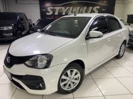 TOYOTA - ETIOS - 2018/2019 - Branca - R$ 69.900,00