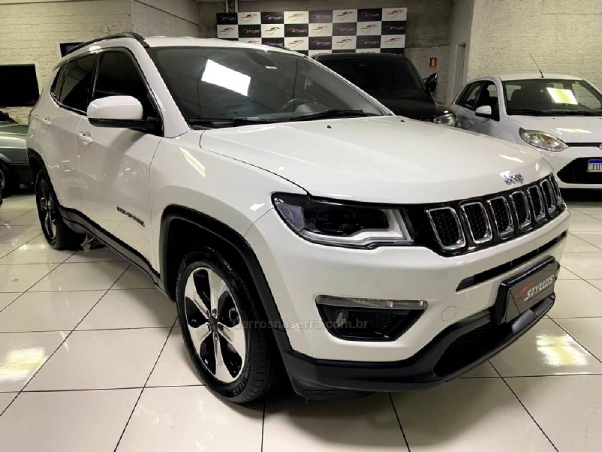 JEEP - COMPASS - 2017/2018 - Branca - R$ 98.900,00