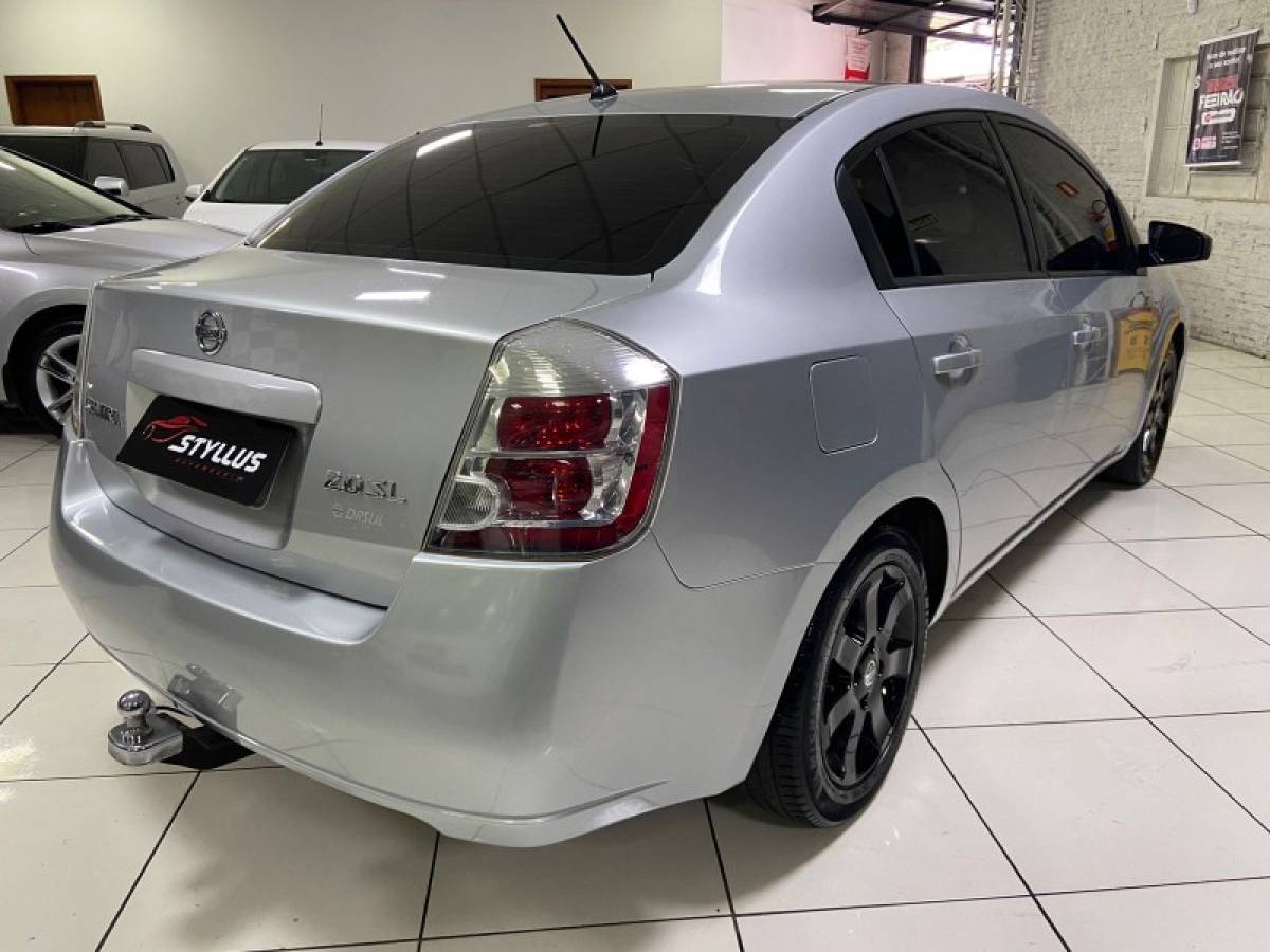 NISSAN - SENTRA - 2007/2008 - Prata - R$ 32.900,00