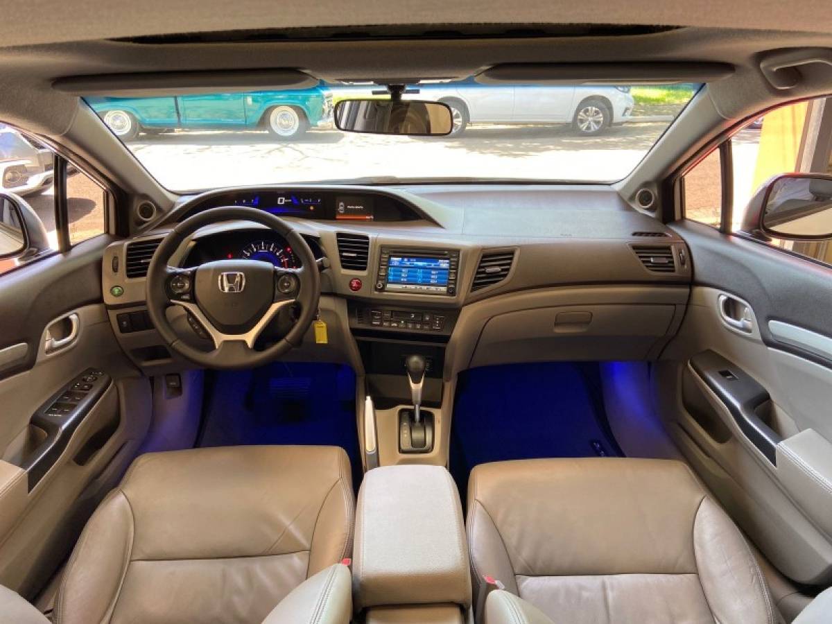 HONDA - CIVIC - 2013/2014 - Branca - R$ 79.900,00