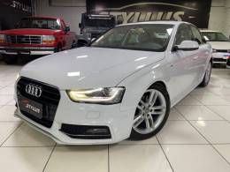 AUDI - A4 - 2015/2016 - Branca - R$ 91.900,00
