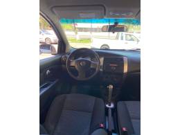 NISSAN - LIVINA - 2013/2014 - Branca - R$ 39.900,00