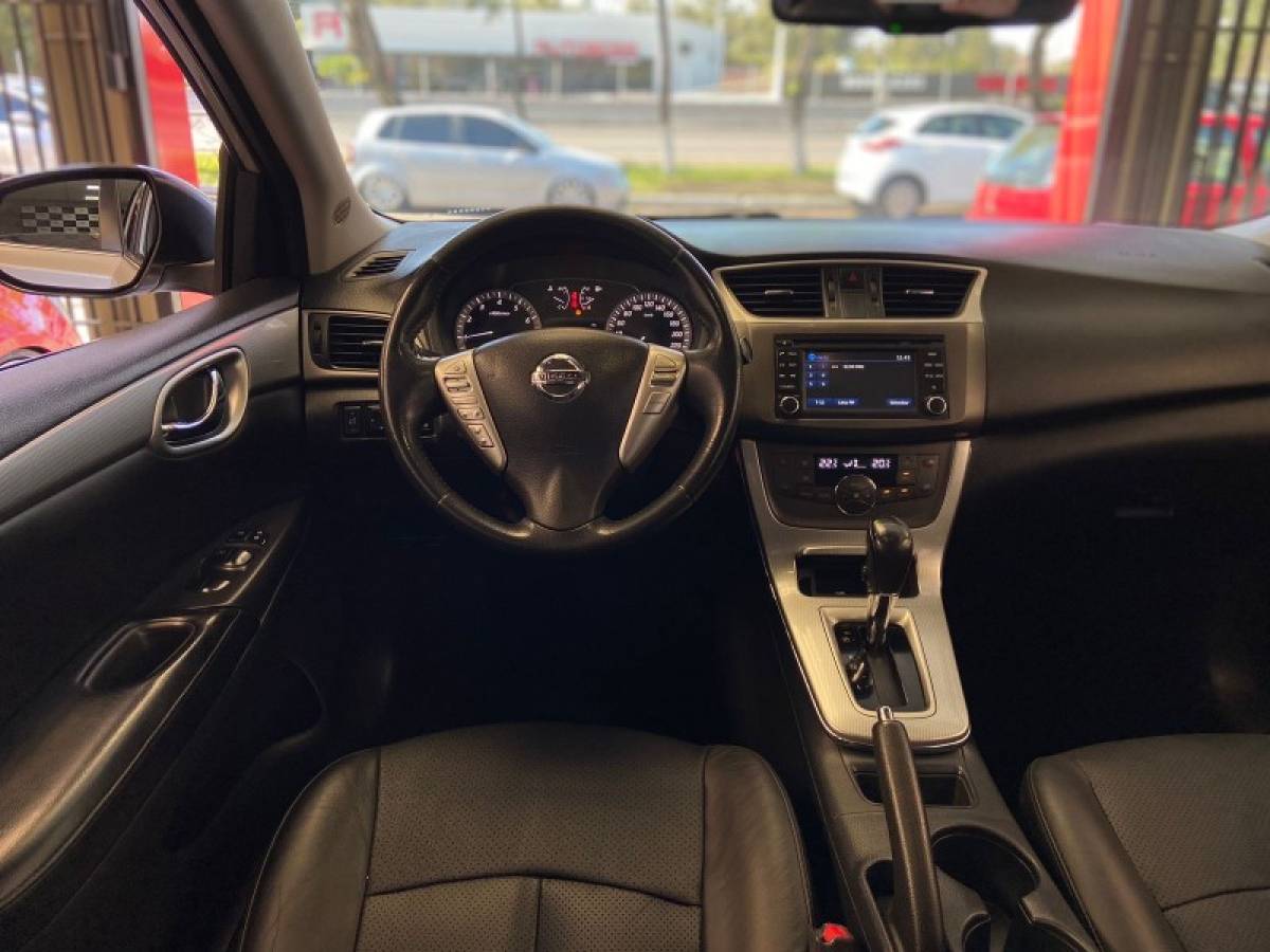 NISSAN - SENTRA - 2014/2015 - Prata - R$ 64.900,00