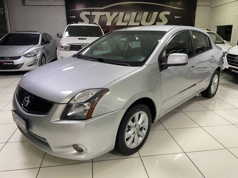 NISSAN - SENTRA - 2012/2013 - Prata - R$ 43.900,00