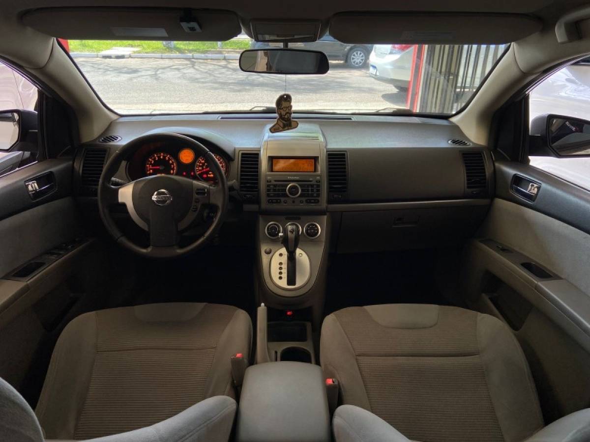 NISSAN - SENTRA - 2007/2008 - Prata - R$ 32.900,00