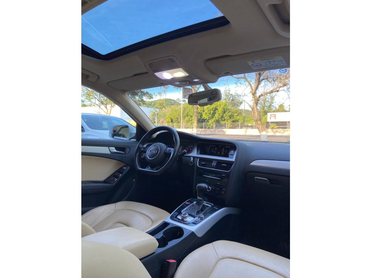 AUDI - A4 - 2015/2016 - Branca - R$ 91.900,00
