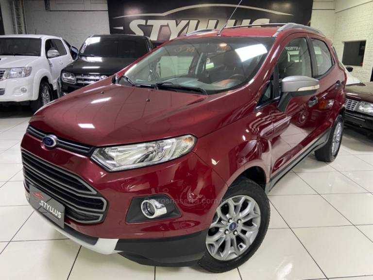 FORD - ECOSPORT - 2014/2015 - Vermelha - R$ 57.900,00