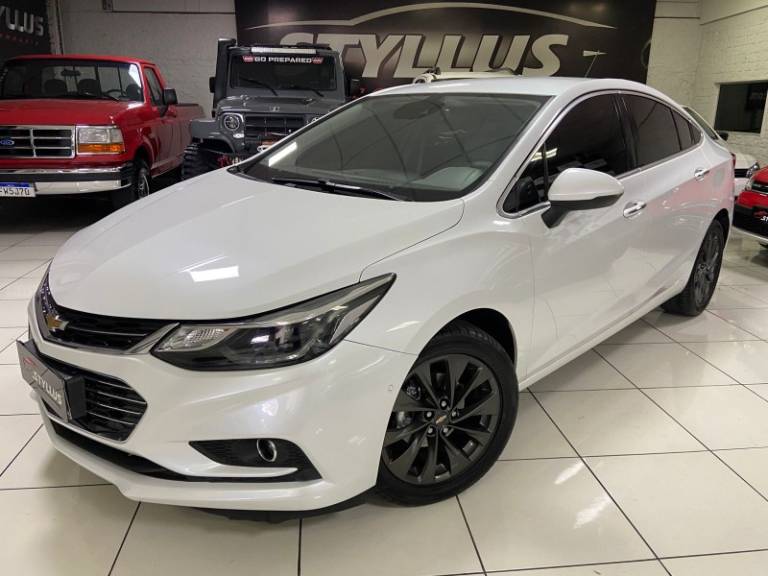 CHEVROLET - CRUZE - 2017/2018 - Branca - R$ 89.900,00
