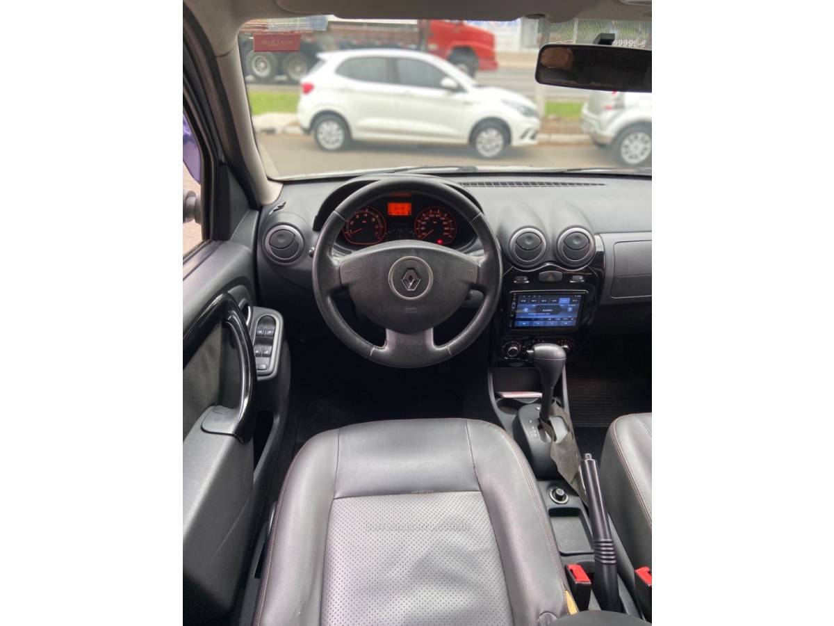 RENAULT - SANDERO - 2012/2012 - Prata - R$ 37.900,00