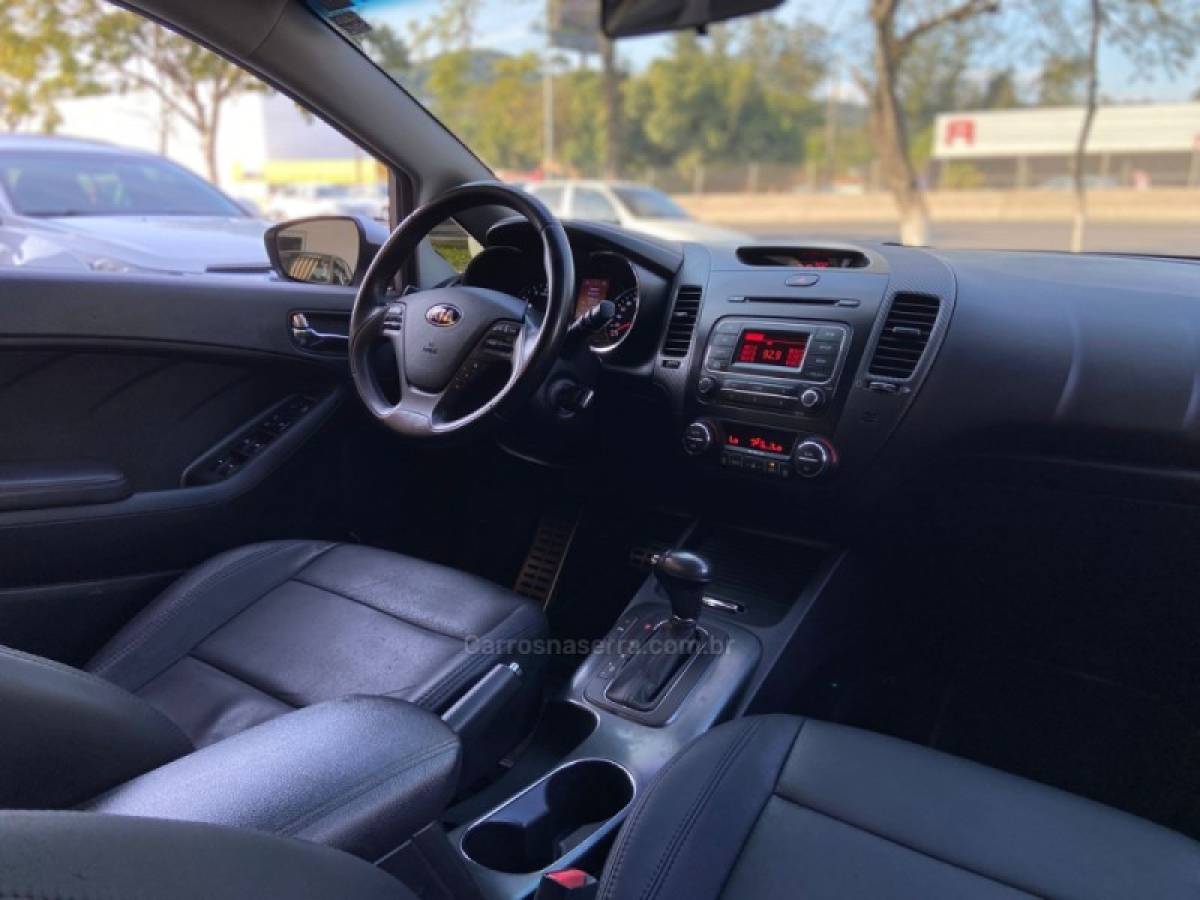 KIA MOTORS - CERATO - 2014/2014 - Prata - R$ 66.900,00