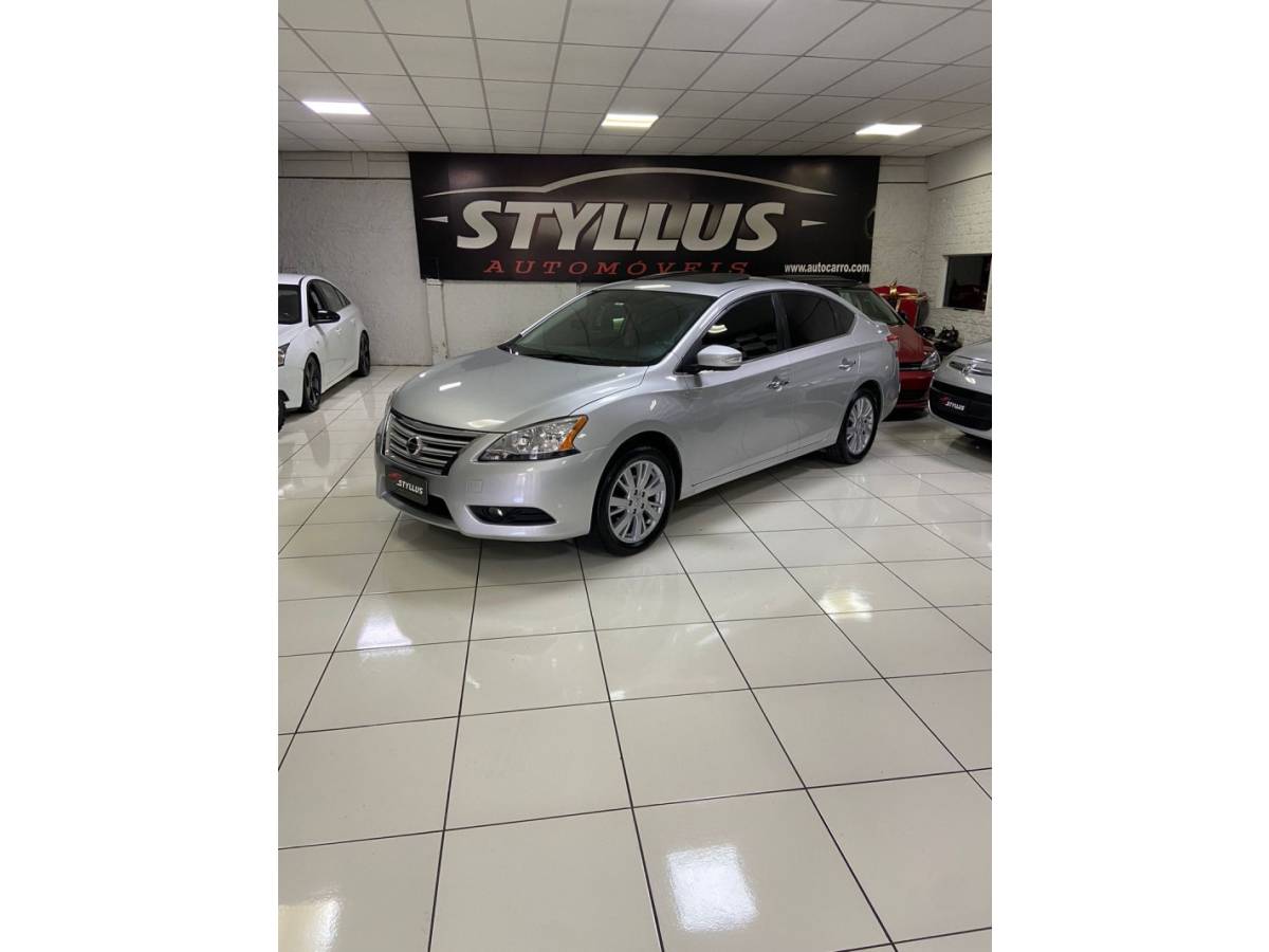 NISSAN - SENTRA - 2014/2015 - Prata - R$ 64.900,00