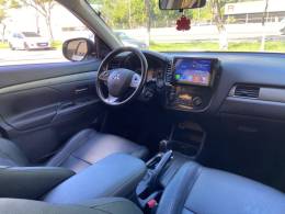 MITSUBISHI - OUTLANDER - 2013/2014 - Branca - R$ 74.900,00