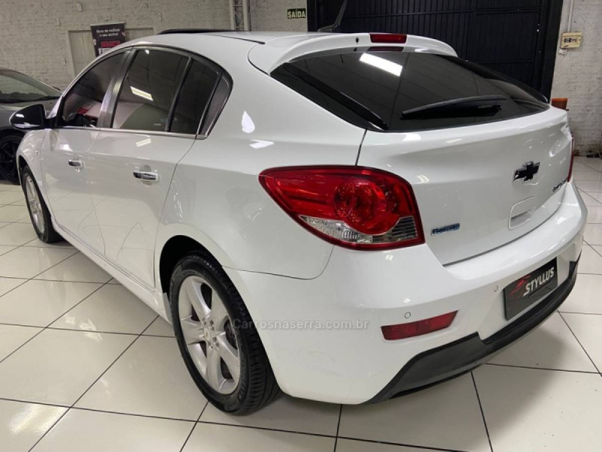 CHEVROLET - CRUZE - 2014/2014 - Branca - R$ 70.900,00