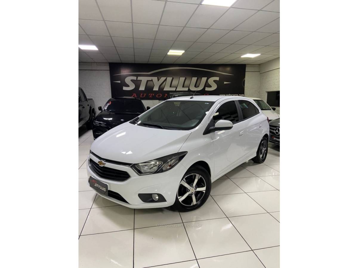 CHEVROLET - ONIX - 2018/2018 - Branca - R$ 64.900,00