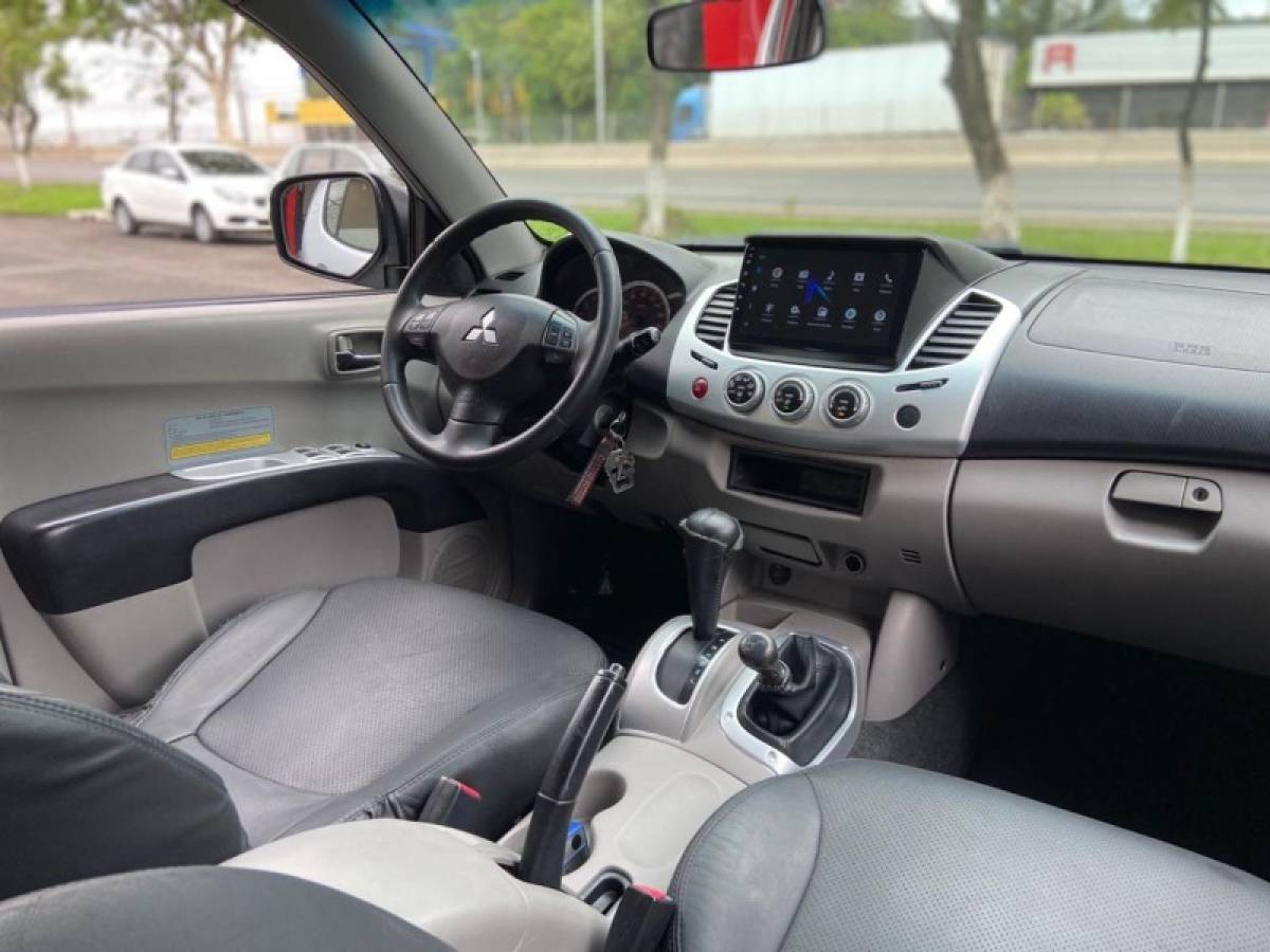 MITSUBISHI - L200 TRITON - 2012/2012 - Prata - R$ 109.900,00