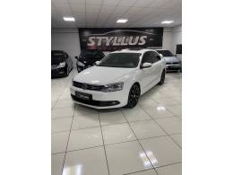 VOLKSWAGEN - JETTA - 2012/2013 - Branca - R$ 68.900,00