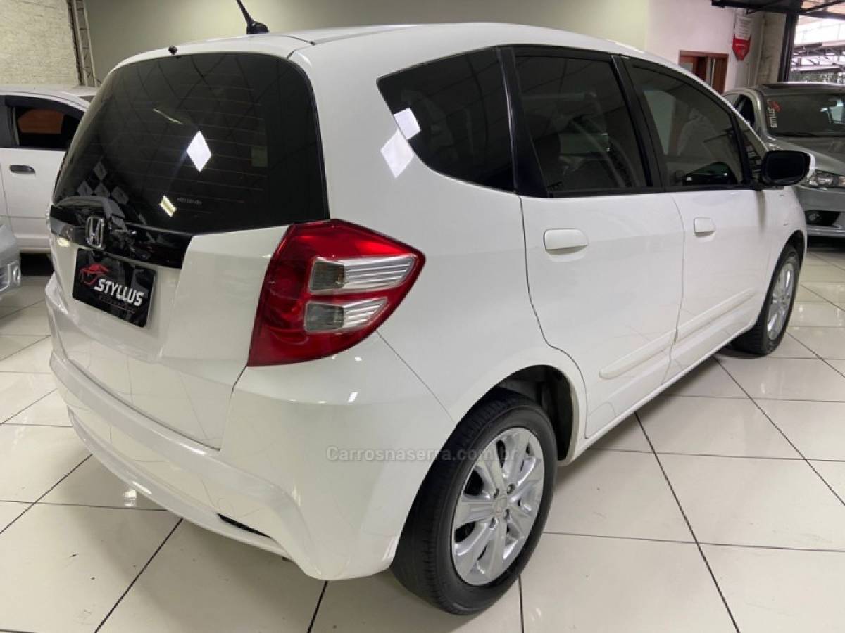 HONDA - FIT - 2013/2014 - Branca - R$ 56.900,00