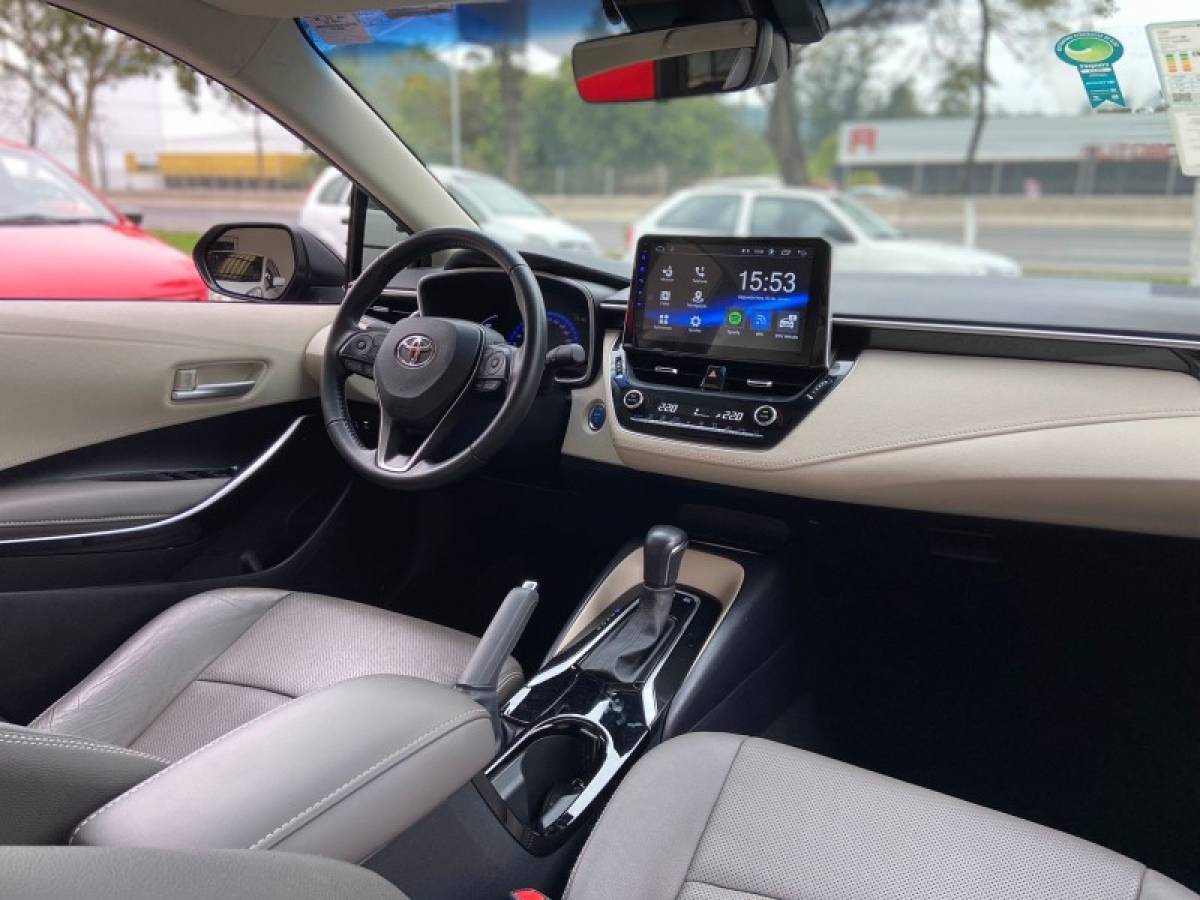 TOYOTA - COROLLA - 2021/2022 - Preta - R$ 144.900,00