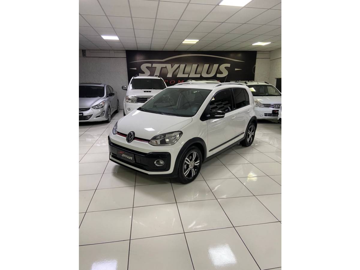 VOLKSWAGEN - UP - 2018/2018 - Branca - R$ 65.900,00