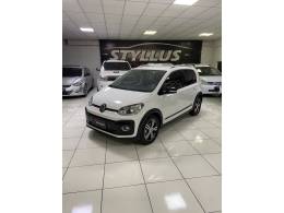 VOLKSWAGEN - UP - 2018/2018 - Branca - R$ 65.900,00