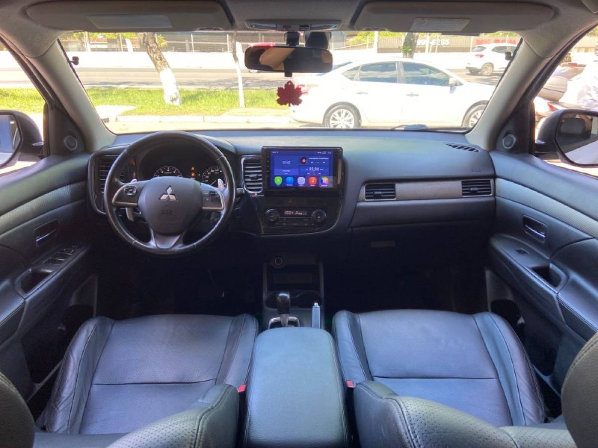 MITSUBISHI - OUTLANDER - 2013/2014 - Branca - R$ 74.900,00