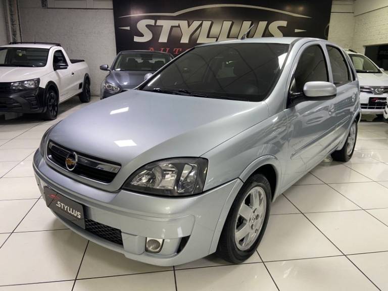 CHEVROLET - CORSA - 2008/2008 - Prata - R$ 31.900,00