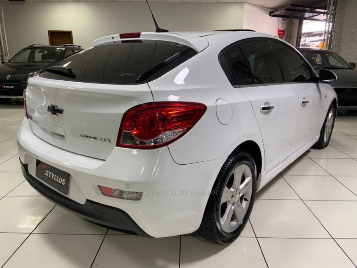 CHEVROLET - CRUZE - 2014/2014 - Branca - R$ 70.900,00