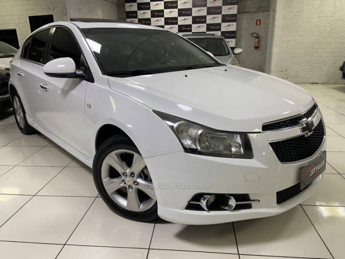 CHEVROLET - CRUZE - 2014/2014 - Branca - R$ 70.900,00