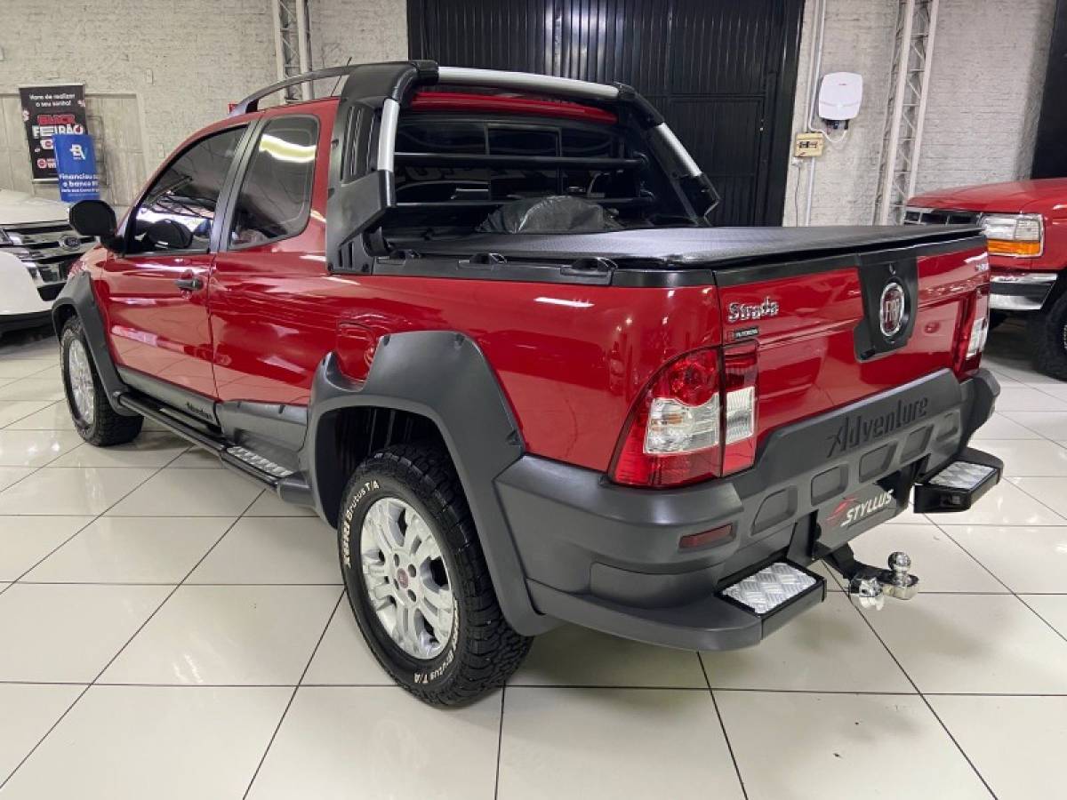 FIAT - STRADA - 2012/2012 - Vermelha - R$ 57.900,00