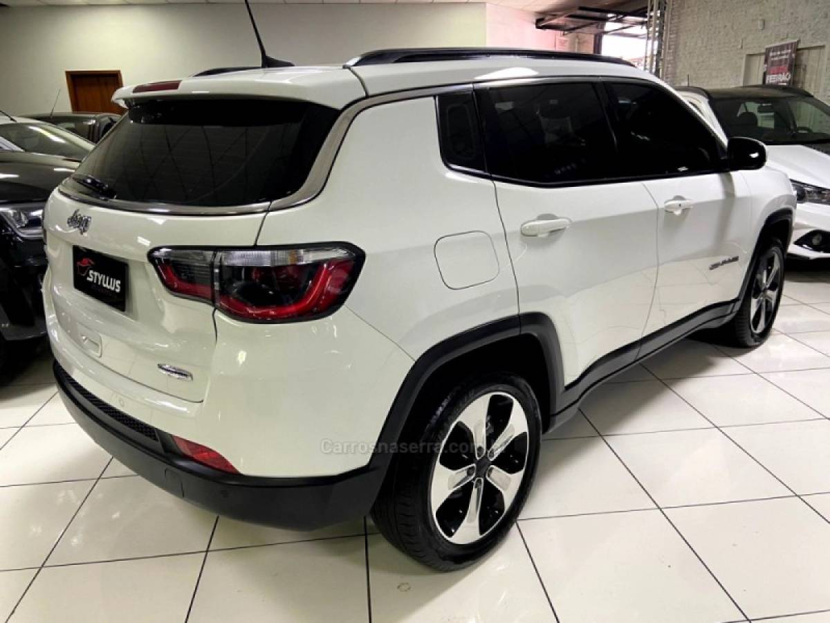 JEEP - COMPASS - 2017/2018 - Branca - R$ 98.900,00